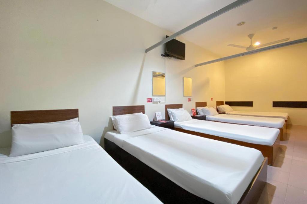 SPOT ON 89907 Motel Impian Seri Manjung Exterior foto